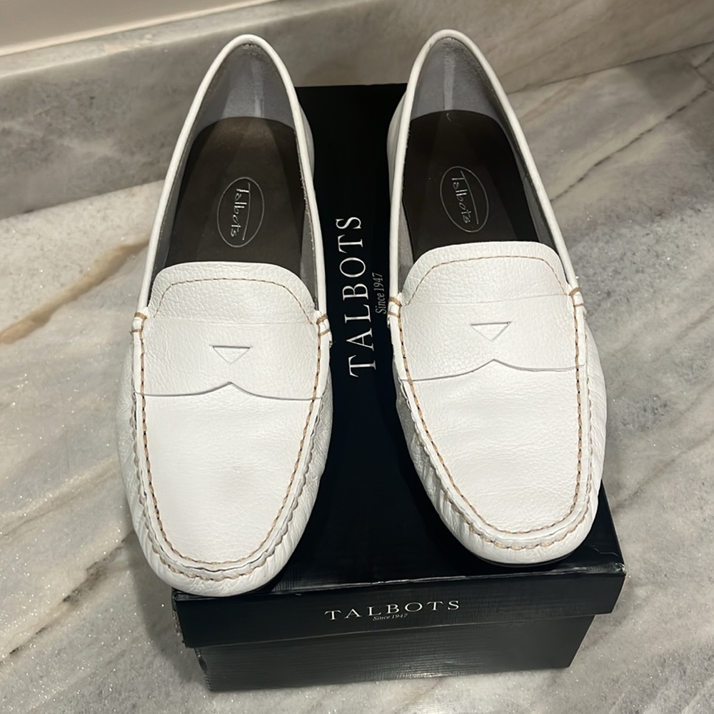 NEW TALBOTS LEATHER LOAFERS